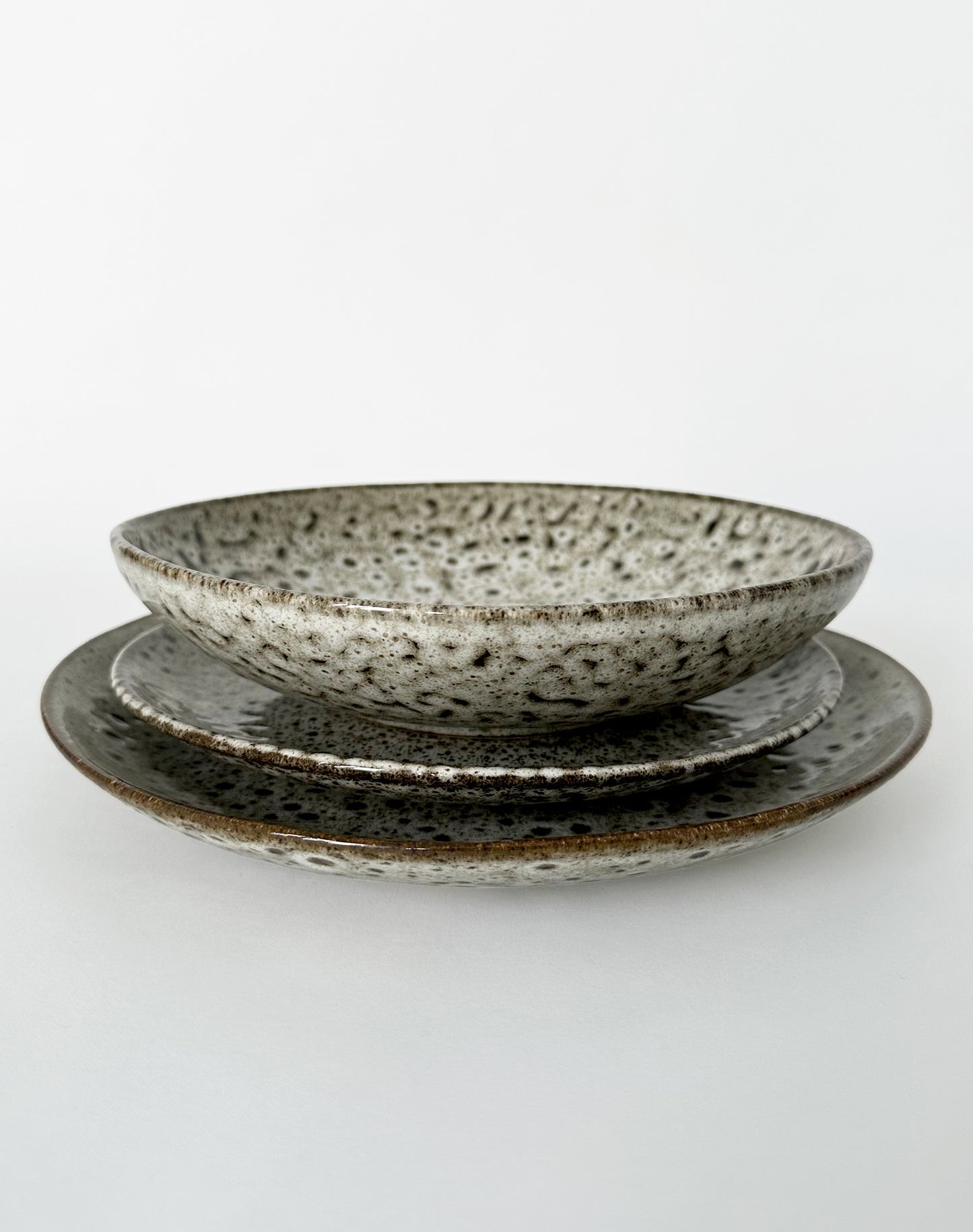 Assiette profonde en grès