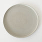 Assiette beige en grès
